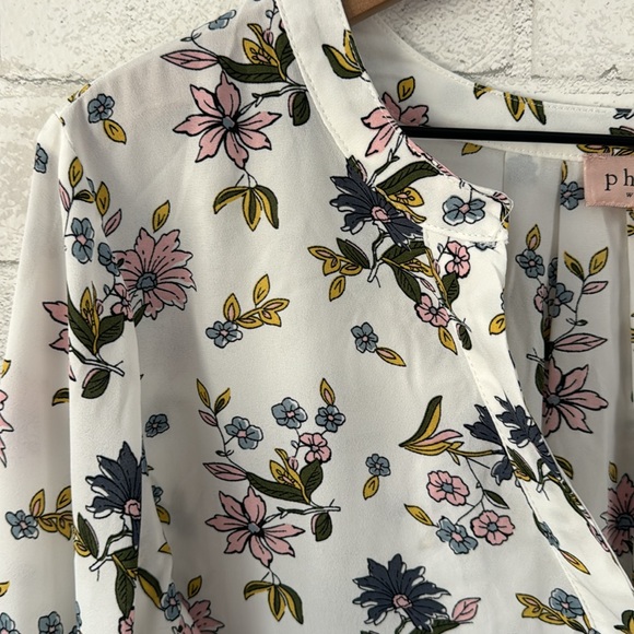 PHILOSOPHY Woman White Flowered Split Neck Blouse - Picture 9 of 9